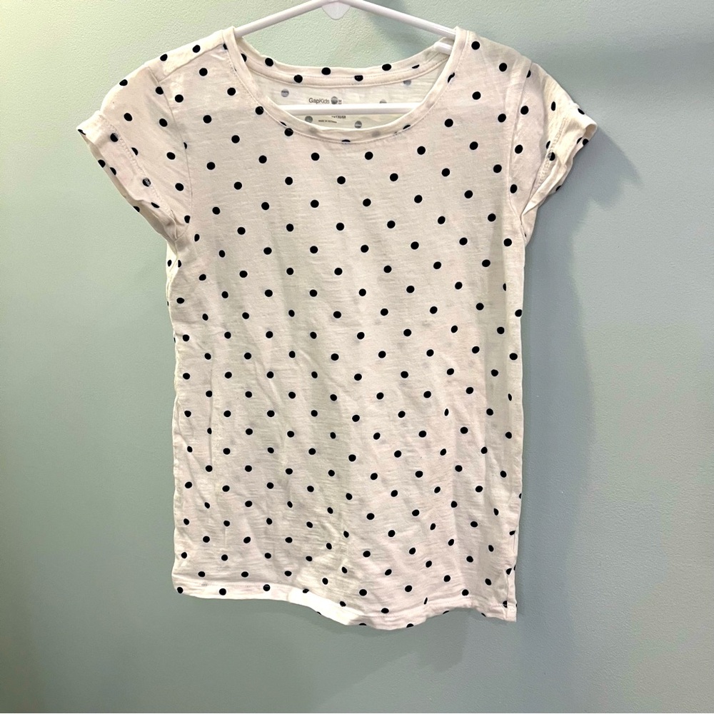 GAP Kids white with navy blue polka dots shirt